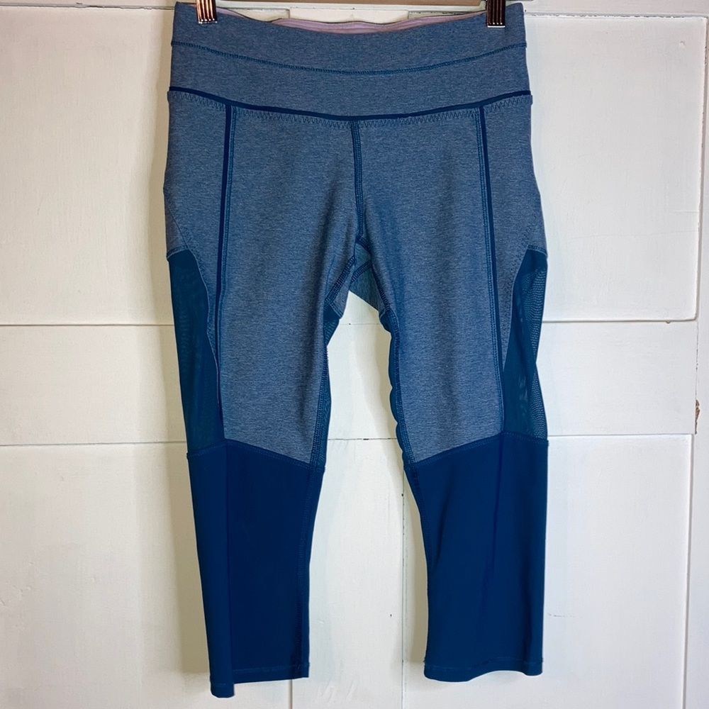 Lululemon Capri Blue Crop Leggings Block Sheer Mesh Exercise Activewear Size 4